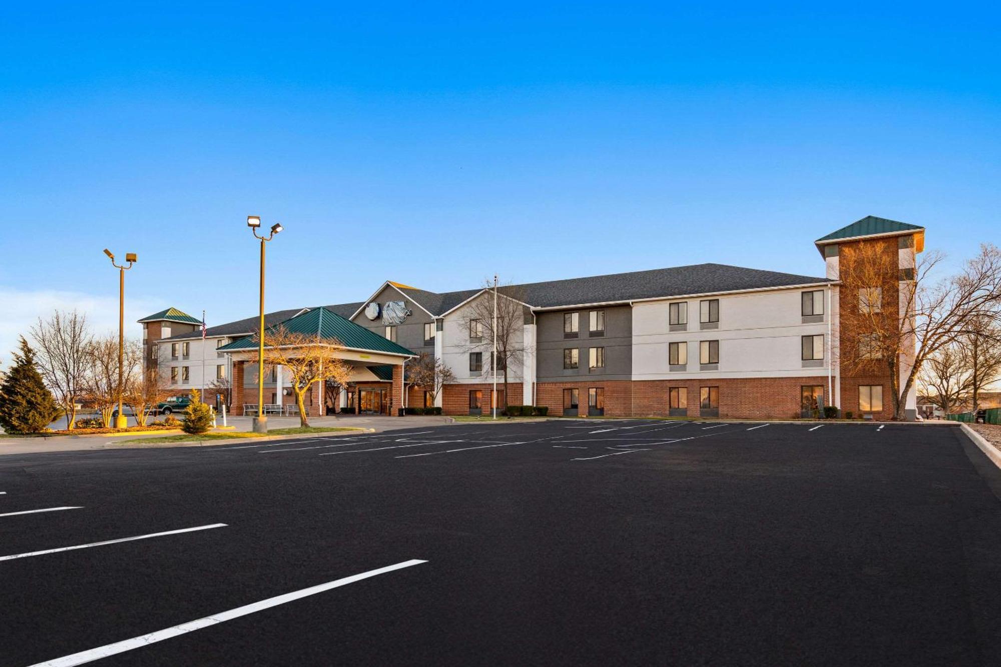 Quality Inn Warrensburg Exterior foto